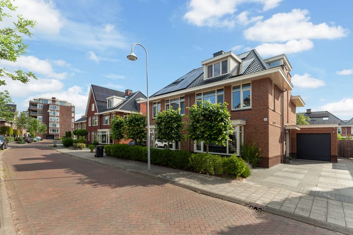 Gretha Hofstralaan 112 in Vlaardingen foto