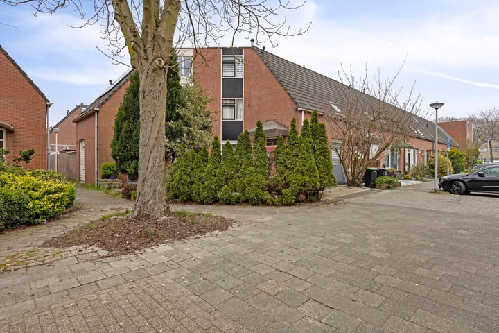 Griendwerker 16 in Spijkenisse foto