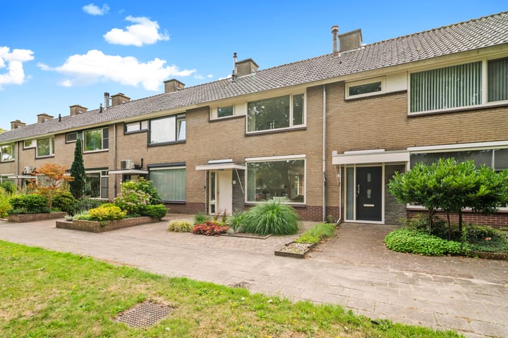 Gripvelden 77 in Roosendaal foto