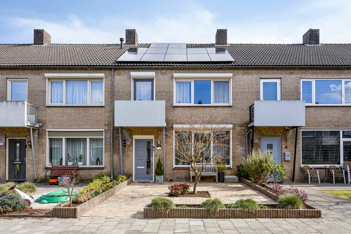 Groen van Prinstererlaan 35 in Waalwijk foto
