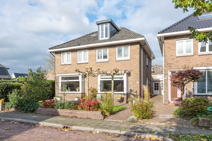 Groenelaan 22 in Heiloo