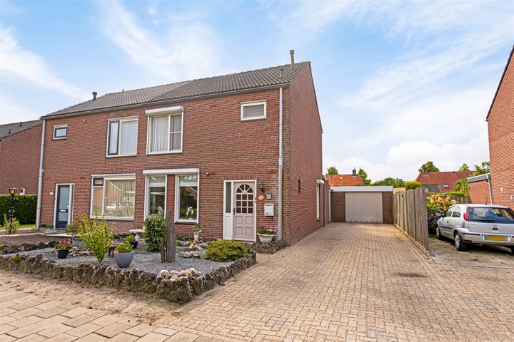 Groenhoeven 17 in Wanroij foto