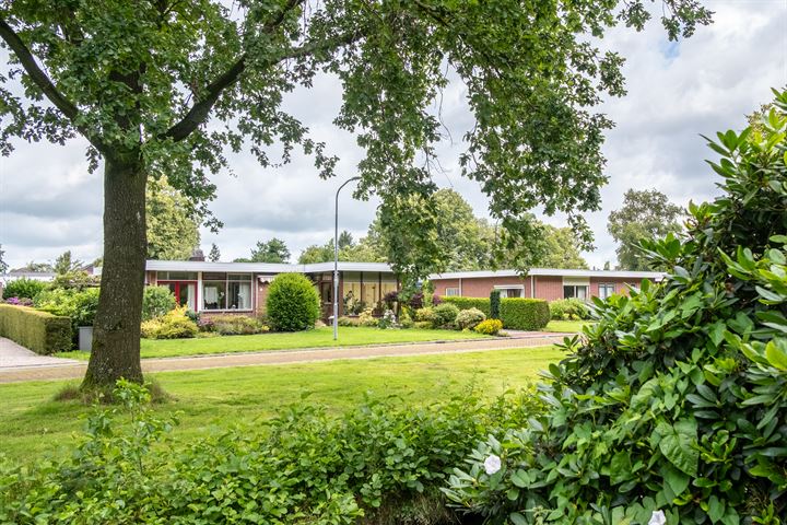 Groevelaan 6 in Leek foto