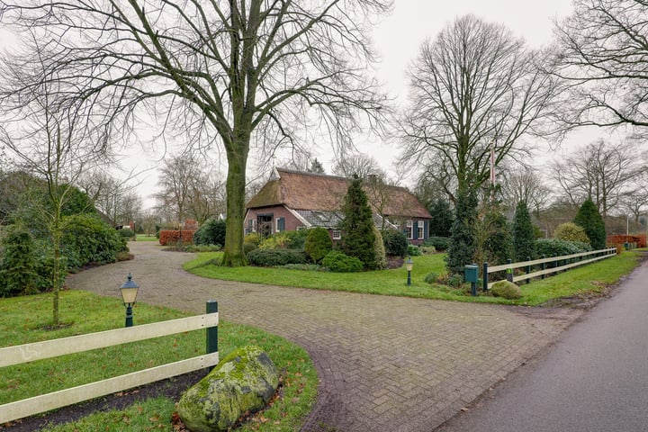 Groningerweg 8 in Sleen foto