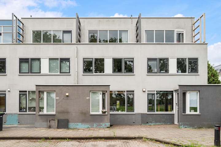 Grote Buitendijk 106 in Velserbroek