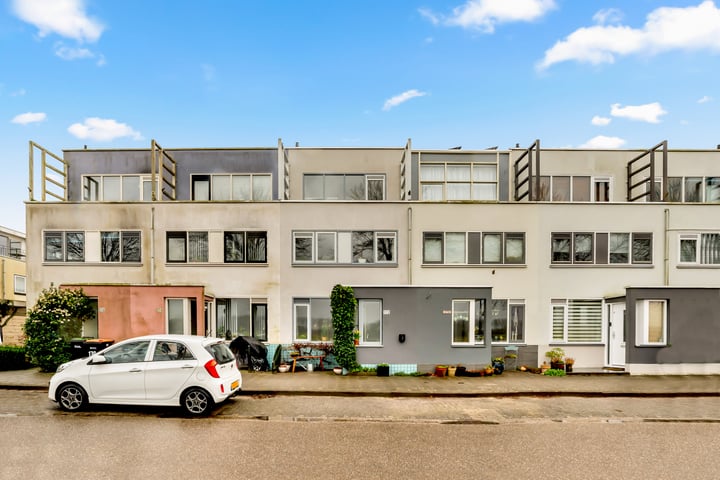 Grote Buitendijk 172 in Velserbroek foto