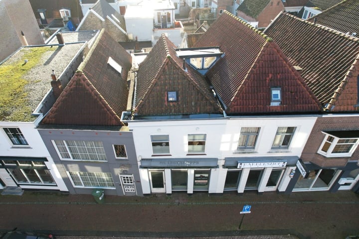 Grote Kerkstraat 8 in Steenbergen foto