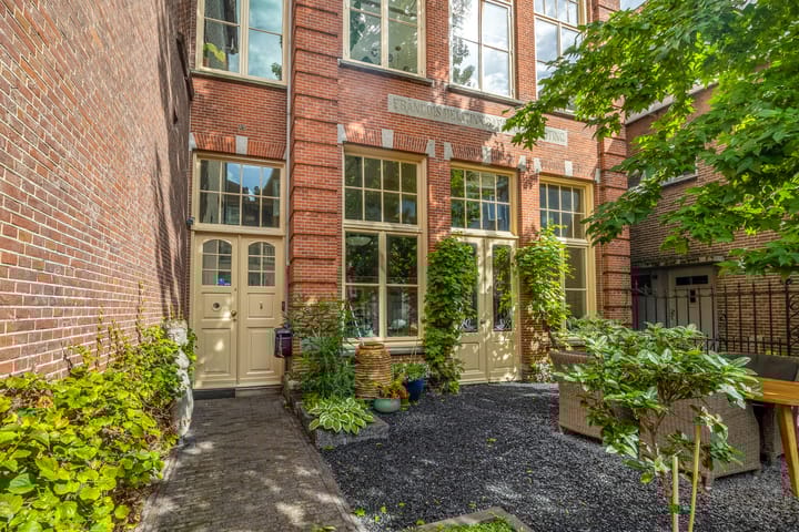 Grotekerksbuurt 9A in Dordrecht foto