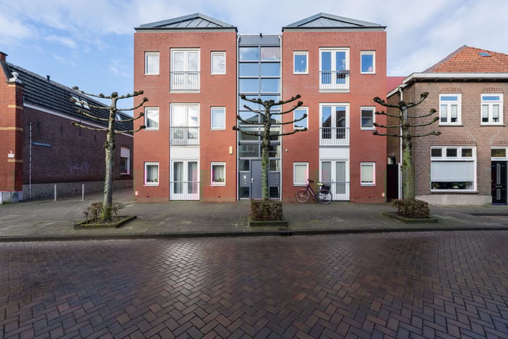 Grotestraat 109 in Waalwijk foto