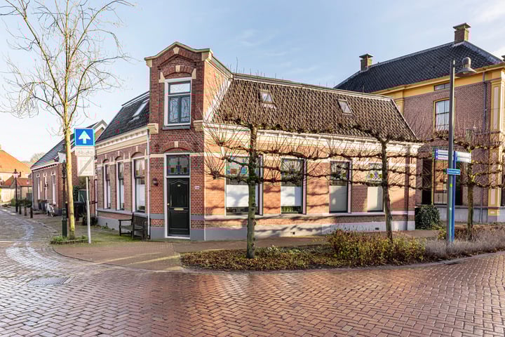Grotestraat 126 in Borne foto