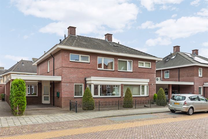 Grotestraat 14 in Tubbergen foto