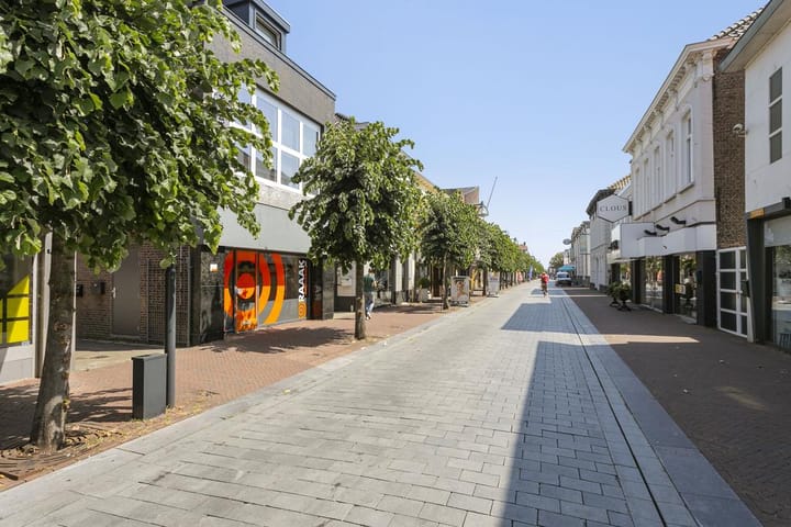 Grotestraat 203b in Waalwijk foto