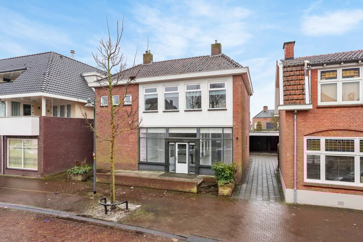 Grotestraat 247 in Borne foto