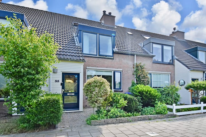 Grutto 35 in Berkel en Rodenrijs foto
