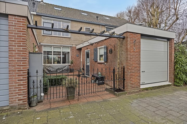 Gruttostraat 5 in Bleskensgraaf ca foto