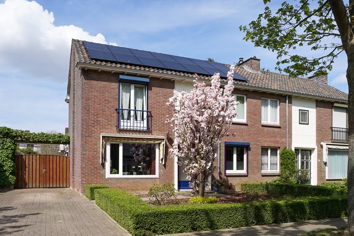 Guido Gezellelaan 12 in Geleen foto