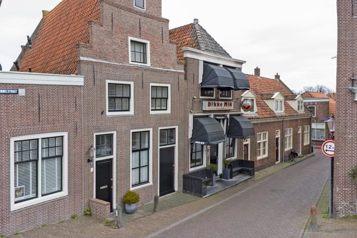 H J Schimmelstraat 10 in Enkhuizen foto