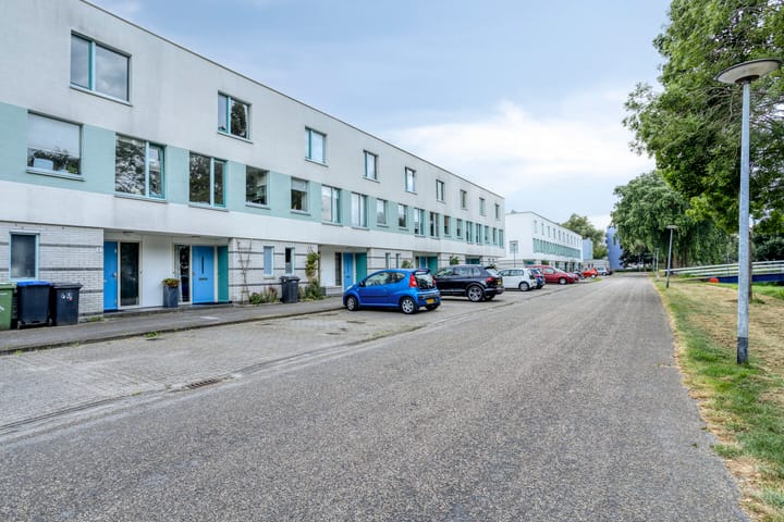 H.S. Trumanstraat 8 in Groningen foto