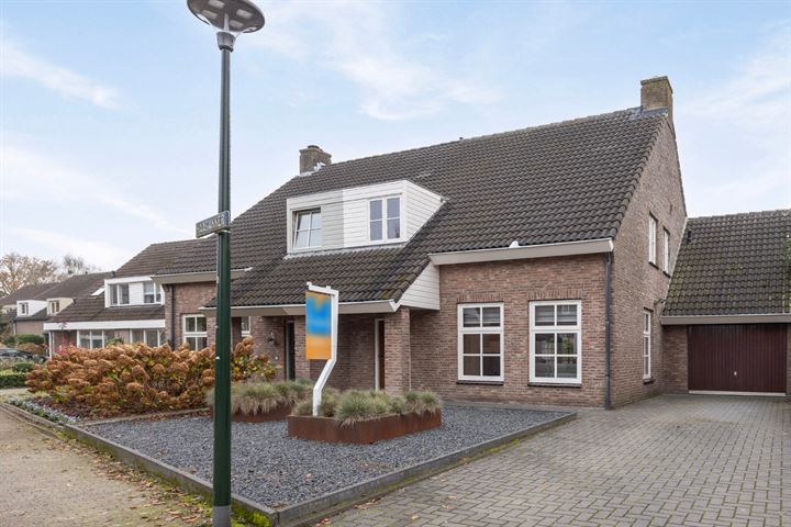 Haagakker 15 in Den Dungen foto