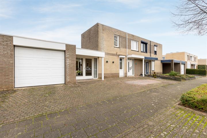 Haagsittarderweg 18 in Sittard foto