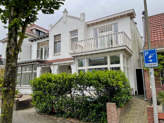 Haarlemmerstraat 72 in Zandvoort