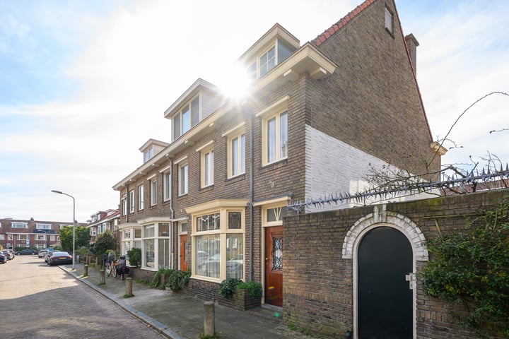 Hadrianusstraat 27 in Voorburg foto