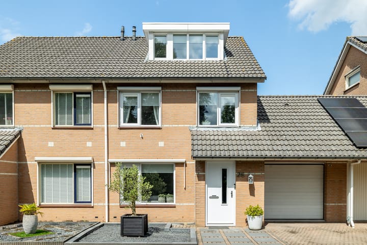 Haenenveld 26 in Teteringen foto