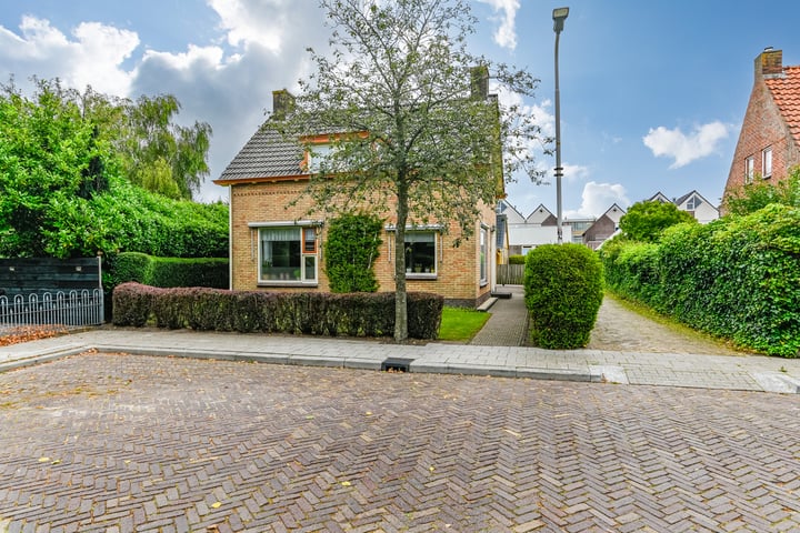 Haersma de Withstraat 13 in Buitenpost foto