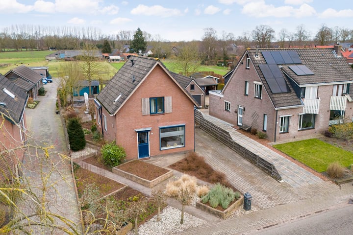 Hallseweg 77 in Hall foto