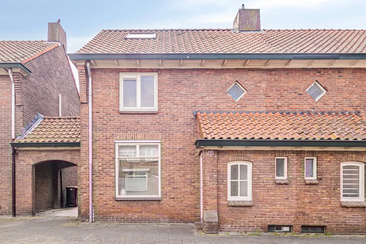 Halmaherastraat 44 in Enschede foto