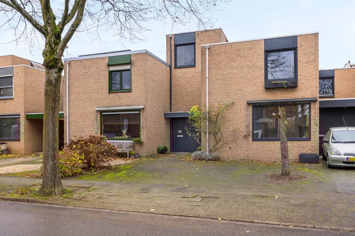 Hambeek 126 in Roermond foto