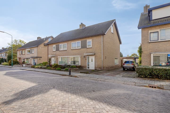 Hameldonk 12 in Teteringen