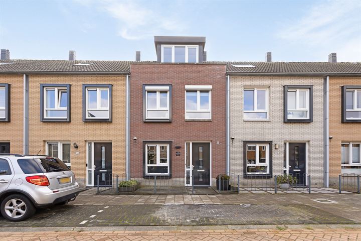 Han Tromplaan 16 in Beverwijk foto