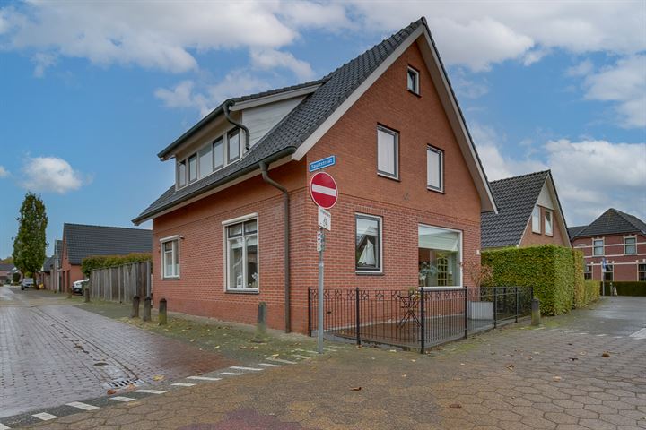 Hangerad 20 in Rijssen foto