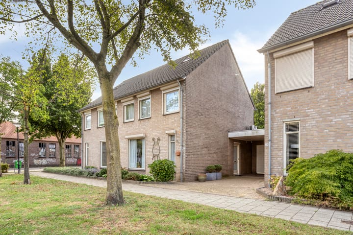Hannie Schaftplantsoen 41 in Oss foto