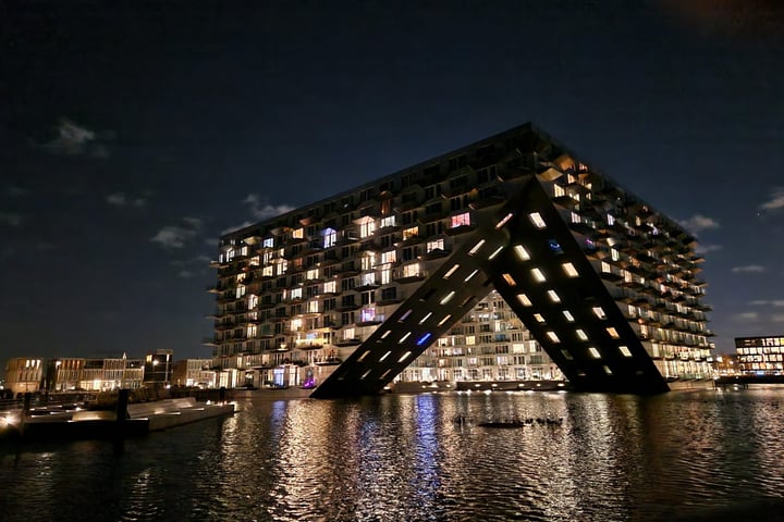 Haringbuisdijk 453 in Amsterdam foto