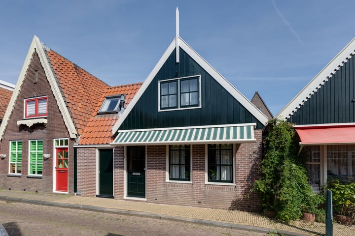 Haringstraat 12 in Volendam foto