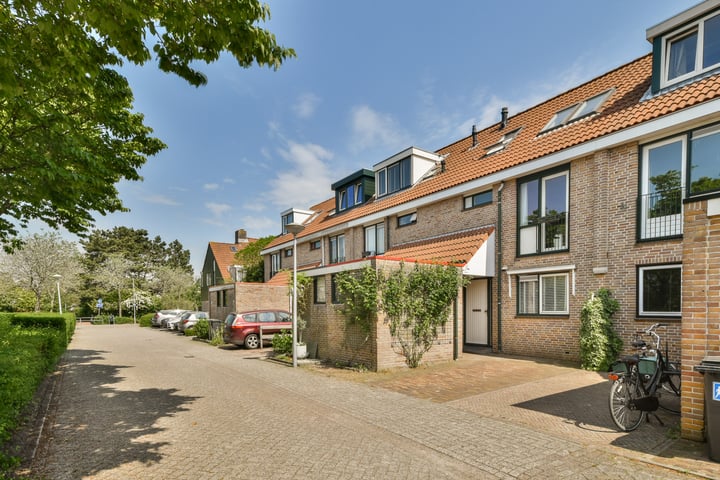 Haringvlietplantsoen 4 in Heemstede