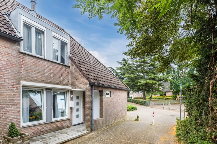 Harmonieplein 1 in Dongen foto