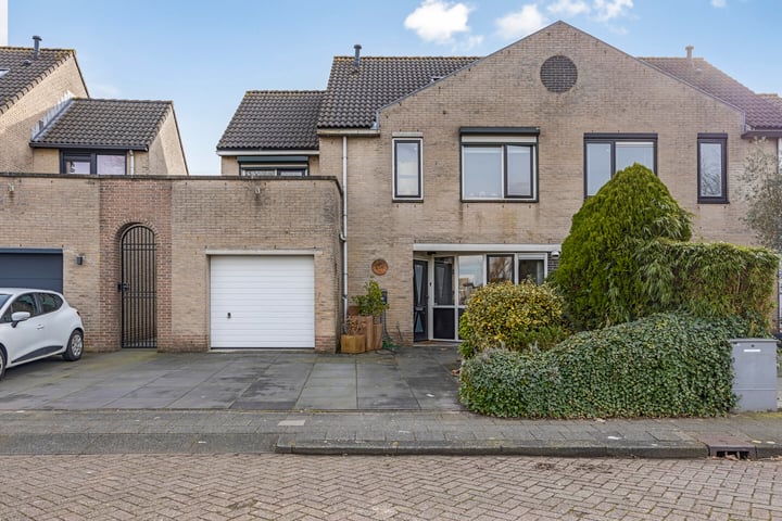 Foto van woning Harriët Freezerstraat 58, Spijkenisse