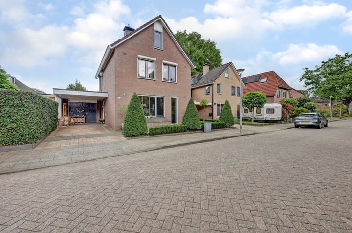 Harsseveldhoek 95 in Enschede foto