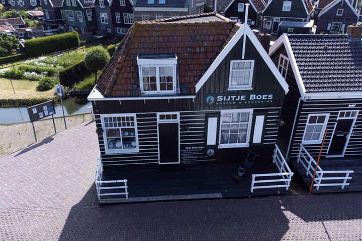 Havenbuurt 19C in Marken foto