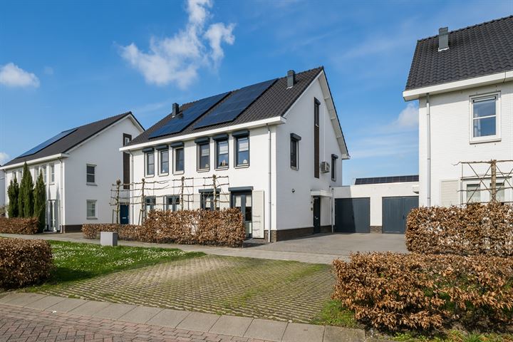 Havenstraat 32 in Tuil foto
