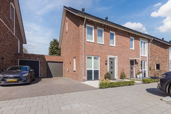 Havikstraat 20 in Mill foto