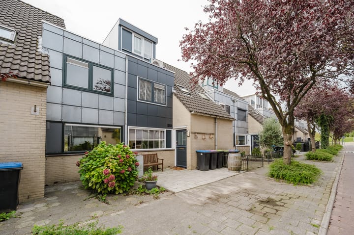 Haya van Someren-Downerpad 37 in Spijkenisse