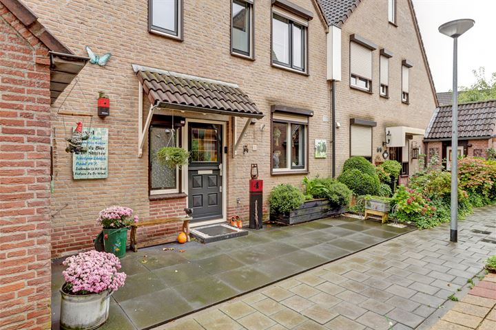 Haydnstraat 4 in Zwijndrecht foto