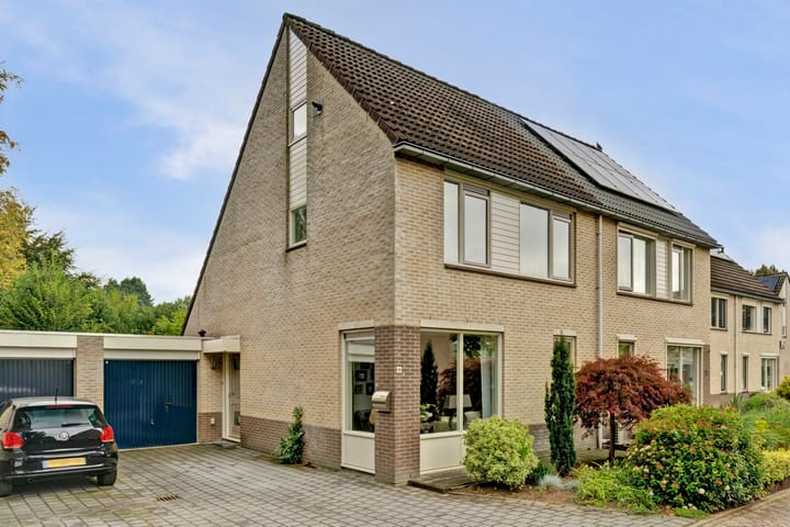 Hazelaarhof 49 in Dieren foto