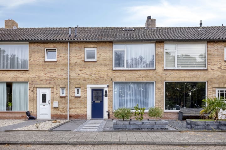 Hazelaarstraat 16 in Waalwijk foto