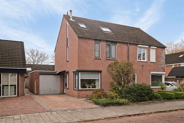 Hazelaarstraat 4 in 's-Gravenpolder foto