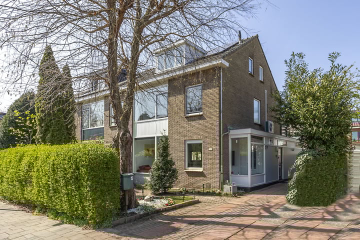 Hazenboslaan 15 in Oegstgeest foto